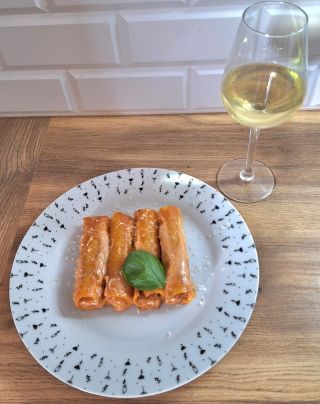 Nový recept právě přistál na webu! 🍝 Bezlepkové cannelloni, které zvládnete levou zadní a přitom chutnají naprosto...
